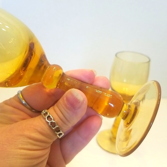 Vintage MCM Boho Pair of Amber Liqueur Shot Glasses - Picture 4 of 7